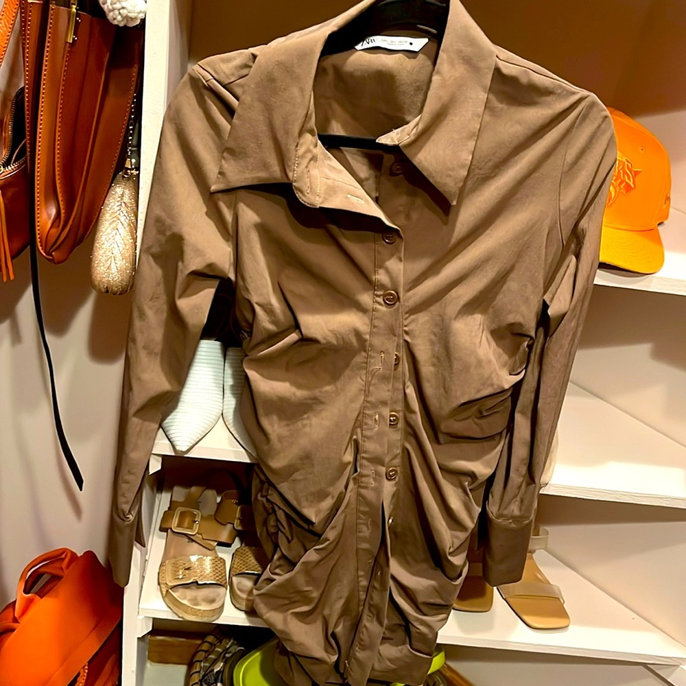 Zara/dress shirt dress/ form fitting/ mocha brown